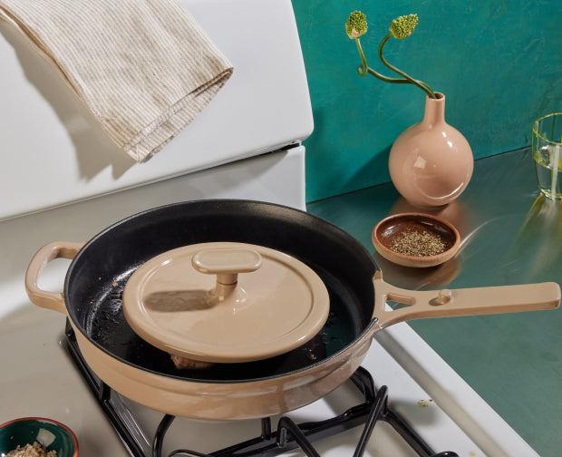 Made specifically for your cast iron, this handy add-on is perfect for those super-seared, extra crispy cooking moments.