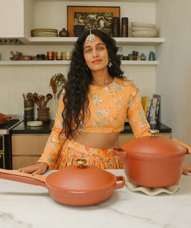 radhi with clay always pan + clay perfect pot